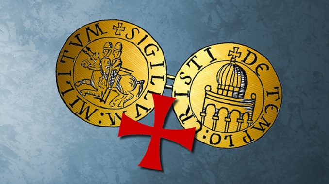 上图：十字军时代的圣殿骑士团印章（Knights Templar Seal），背面的岩石圆顶（Dome of the Rock）顶部是十字架，被称为圣殿多米尼（Templum Domini）。1099年十字军占领耶路撒冷以后，阿克萨清真寺（Al-Aqsa Mosque）被称为所罗门圣殿（Templum Solomonis），成为圣殿骑士团（Knights Templar）的总部。1119年，岩石圆顶被认定为所罗门圣殿的原址。1187年，耶路撒冷被萨拉丁夺回，岩石圆顶的十字架被月牙形取代。